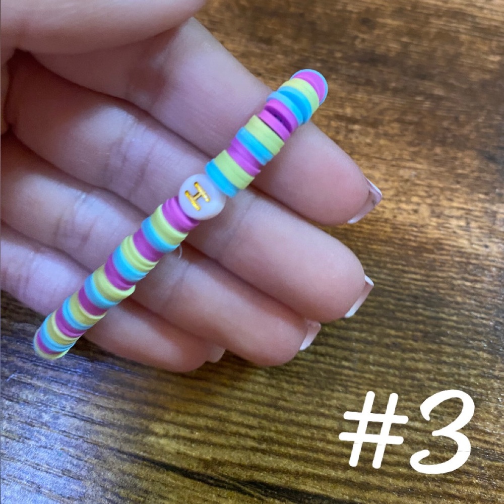Colorful Beaded Bracelet - Picture 4 of 16
